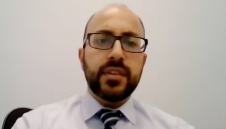 Mjeku amerikan tregon pamjet me rreze X: Ja sa jua mbron vaksinimi mushkëritë