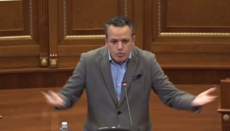 Universiteti paralel në veri, Gashi e pyet Kurtin: Kryeministër ku je?