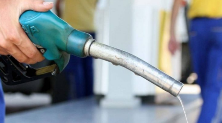 Çfarë ndodhë kur e mbushni veturën me derivate të gabuara?