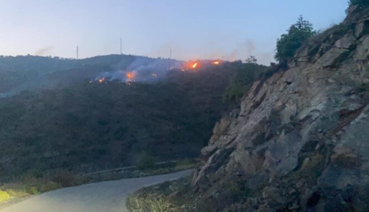 Shpërthen zjarri edhe në një zonë malore në Mitrovicë