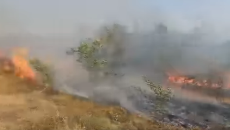 Zjarri përfshin edhe malet e fshatit Ngucat të komunës së Malishevë