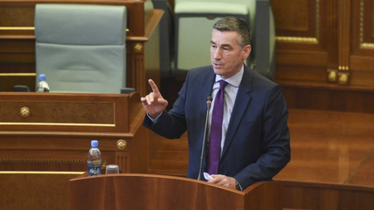 “Kurti ka me kthy Serbinë në Kosovë”: Deputetja e PDK’së e kujton deklaratën e Veselit në Kuvend