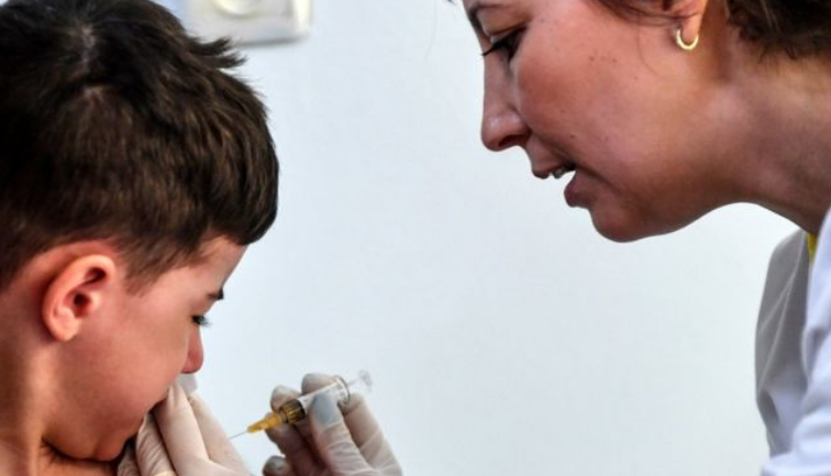 Në Kosovë, kërkohet vaksinimi i fëmijëve nën moshën 18 vjeçare