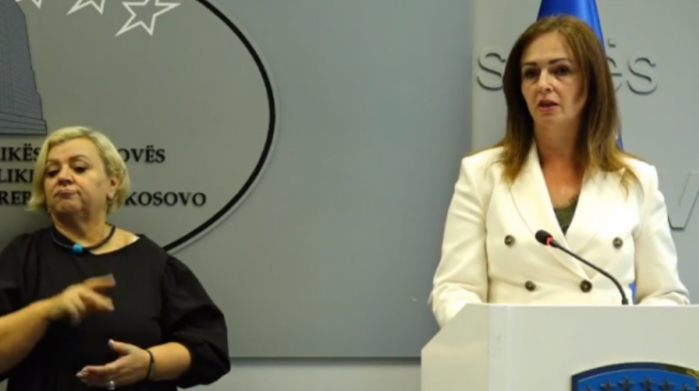 Shtyrja e hapjes së shkollave deri më 13 shtator, deklarohet ministrja Nagavci