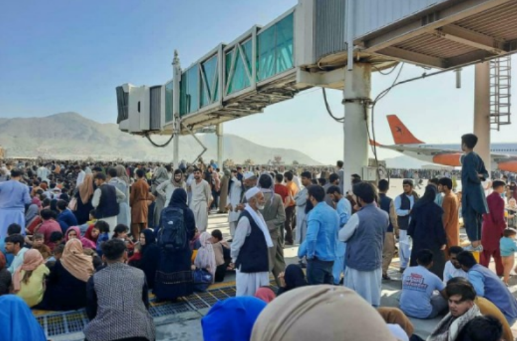 Afganët mund të vendosen në ish-kampin gjerman në Prizren dhe atë francez në Vushtrri