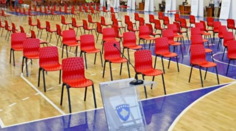 Kërkohet që Qeveria të marrë masa ndaj atyre që refuzojnë të vaksinohen