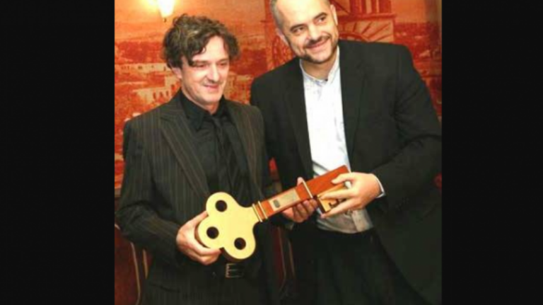 Edi Rama thotë se shqiptarët që dolën kundër Bregoviqit janë të njëjtë me serbët që ofenduan Dua Lipën