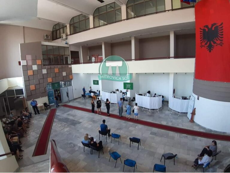 MSH thotë se dy javët pas marrjes së vaksinës janë kritike për imunitetin