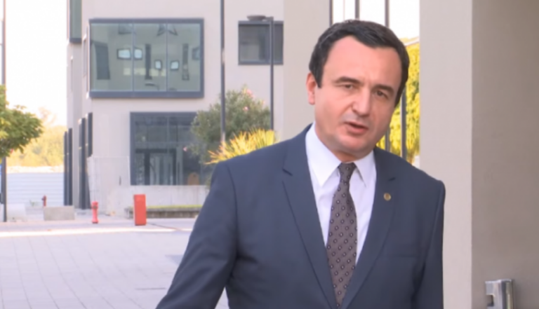 Kurti nga Tirana paralajmëron masë kundër Serbisë