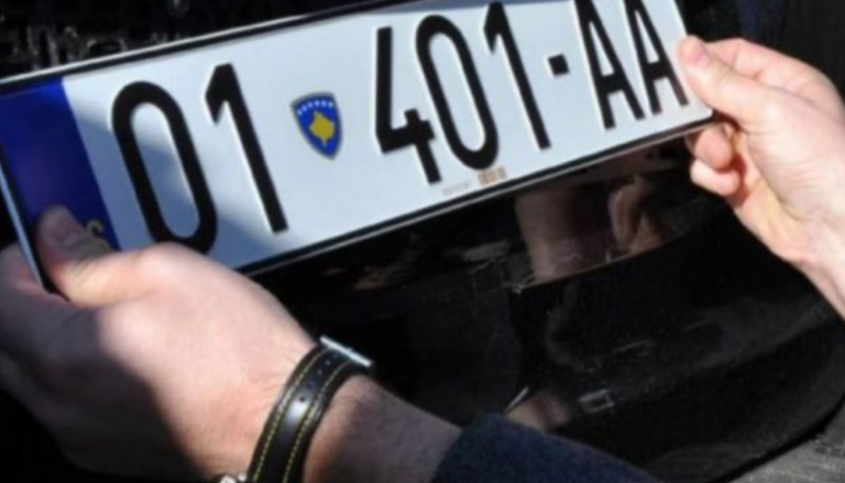 Prej 15 shtatorit paralajmërohet reciprociteti për targat e veturave me Serbinë