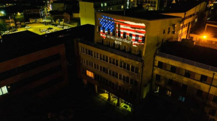 Kosova kujton 11 shtatorin, me flamurin në Presidencë solidarizohet me popullin amerikan