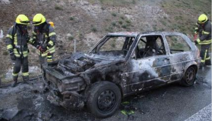 Vushtrriasit i ndodh më e keqja, i digjet Golf 2-shi