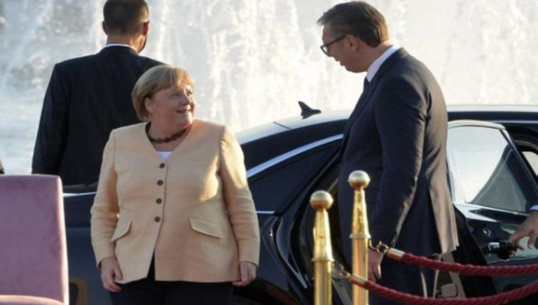 Merkel e çon ne qiell Vuçiqin: E njoh si njeri dhe ai nuk jep premtime te rreme