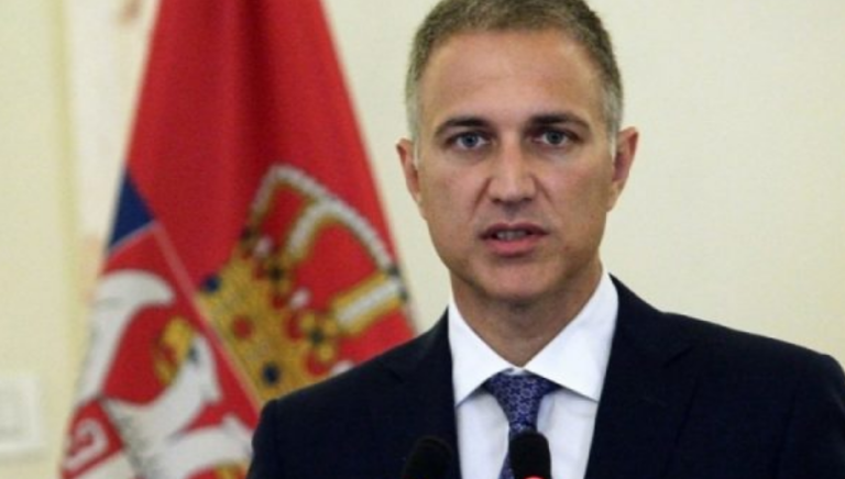 Ministri serb i Mbrojtjes: I refuzoj thirrjet për de-eskalim të situatës