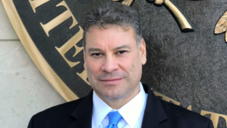 Escobar: Njohja reciproke duhet të jetë rezultat i marrëveshjes mes Kosovës dhe Serbisë