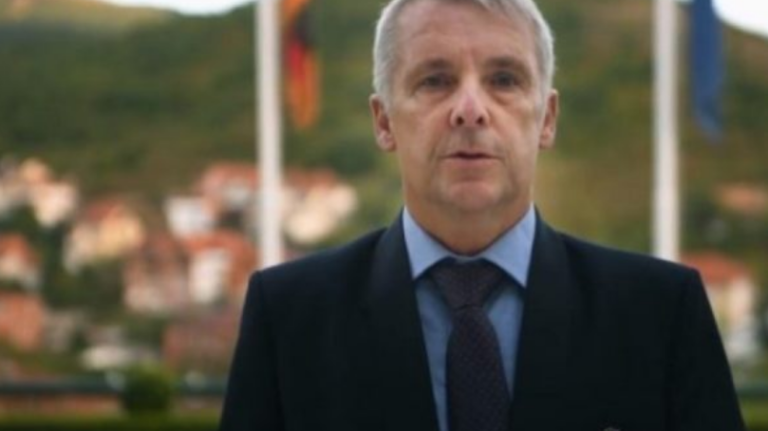 Amabasadori gjerman reagon pas takimit të Kurtit me të ngarkuarin me punë në Ambasadën amerikane