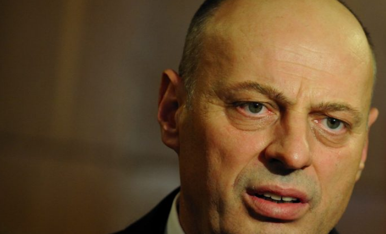 ‘Arkiva’ e UÇK’së: Agim Çeku ka disa fjalë për Bislimin