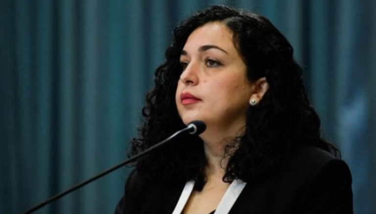 Vjosa Osmani ndërpret vizitën në Nju Jork shkaku i zhvillimeve në veri