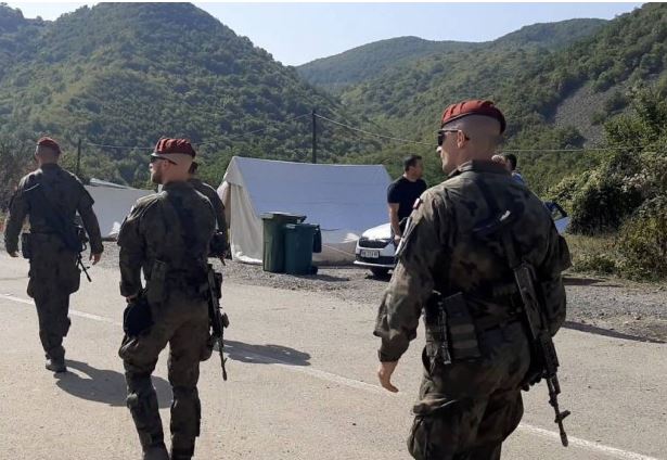 Në Jarinjë mbërrijnë forcat amerikane, kanadeze e polake të KFOR-it
