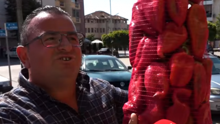 ‘Hajde…speca Adidas, molla HD’: Ky është shitësi më interesant që keni parë në Kosovë