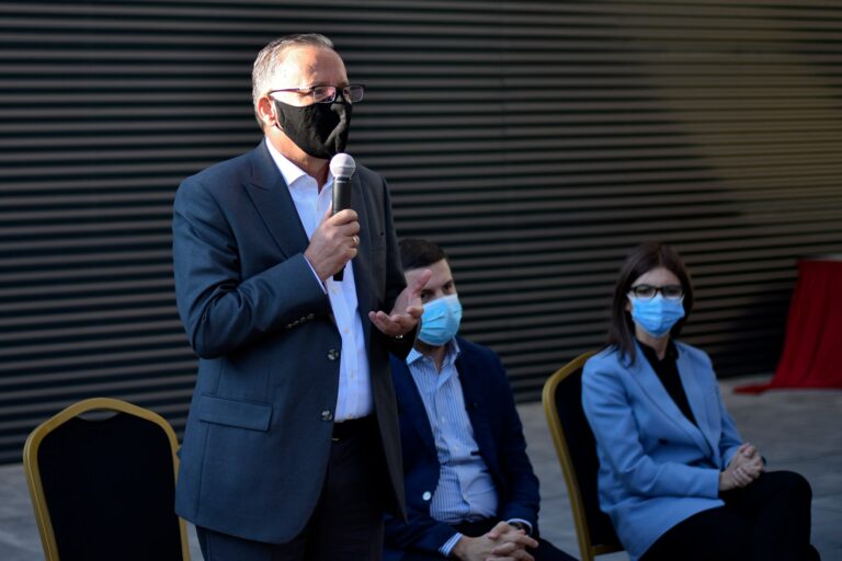 Bedri Hamza premton digjitalizim të shërbimeve në Komunën e Mitrovicës