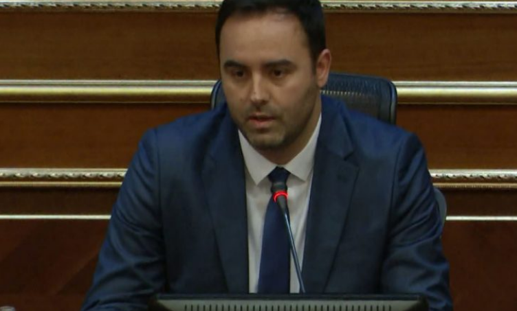 Dyshime në emërimin e këshilltares së Konjufcës si asistente në UP