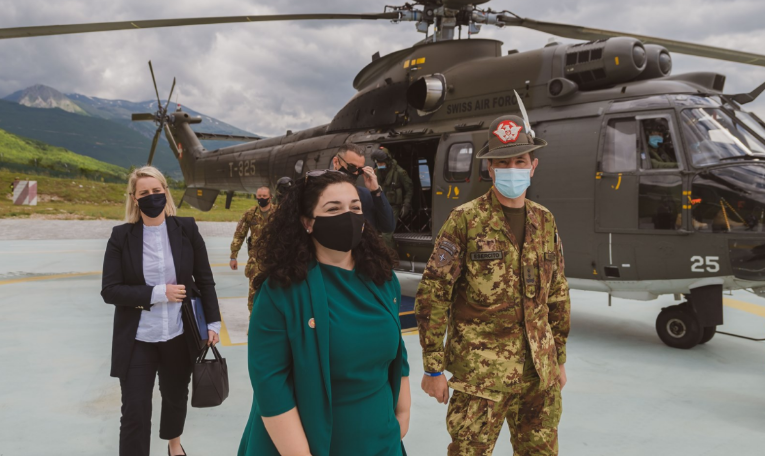 Presidenca e Kosovës i reagon kërcënimeve me ushtri të Vuçiqit