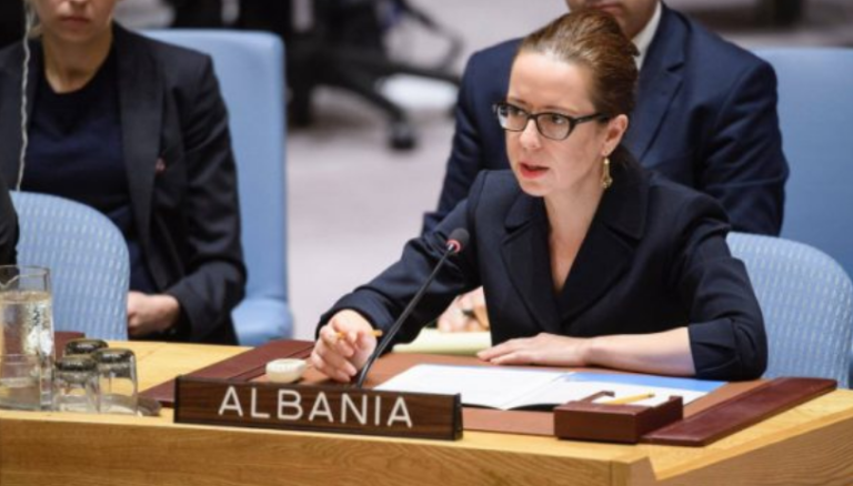 Mediumi serb: Shqipëria përmes vajzës së Kadaresë po përpiqet ta anëtarësojë Kosovën në UNESCO