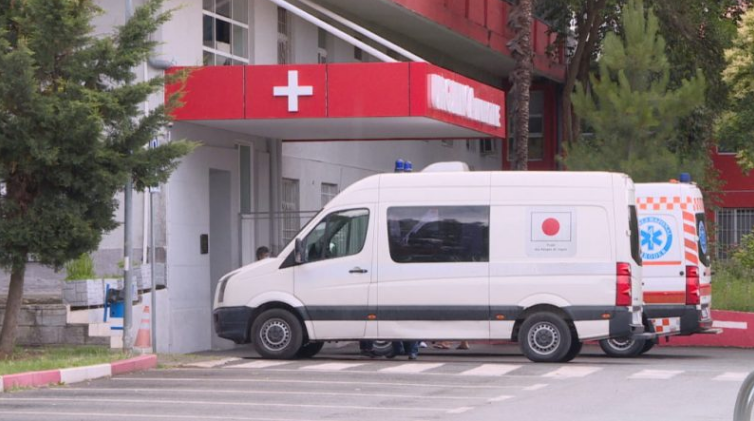 Humb jetën një 5 vjeçar nga virusi korona në Shqipëri