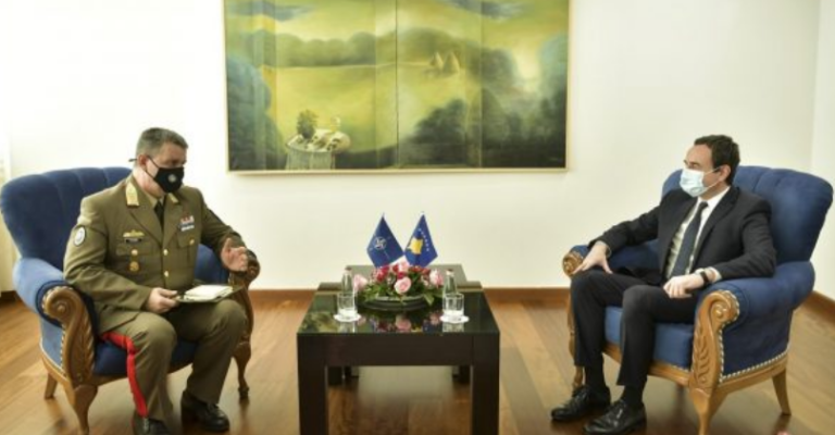 Kurti takon komandantin e KFOR-it, diskutojnë mbi sigurinë në Kosovë