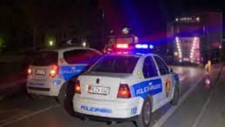 Aksident në Rrugën e Kombit, përplasen dy automjete