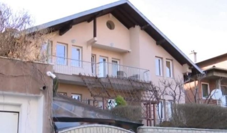 Kërcënohet Albin Kurti, Njësia Speciale tek shtëpia e tij