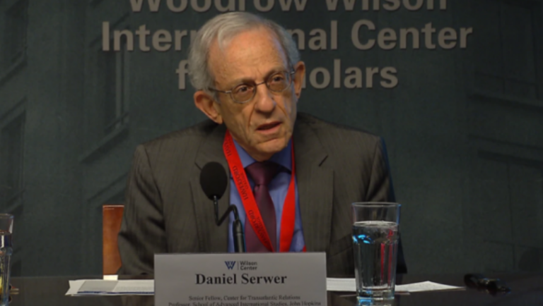 Serwer: Vuçiqi synon veriun e Kosovës, është ulur përballë Rusisë dhe Kinës