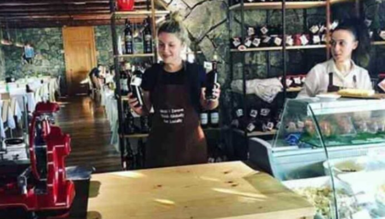 Ylli i hitit më të klikuar shqiptar, sot në vështirësi ekonomike dhe po punon si kamariere