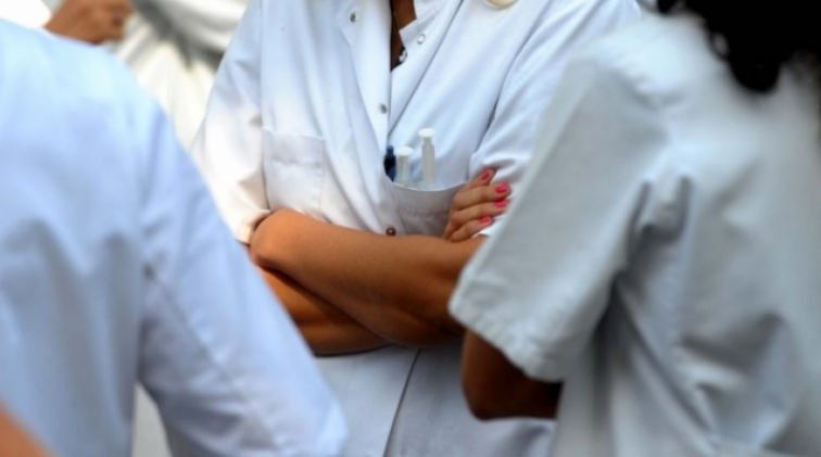 Federata e Sindikatave të Shëndetësisë paralajmëron protestë masive pas 17 tetorit