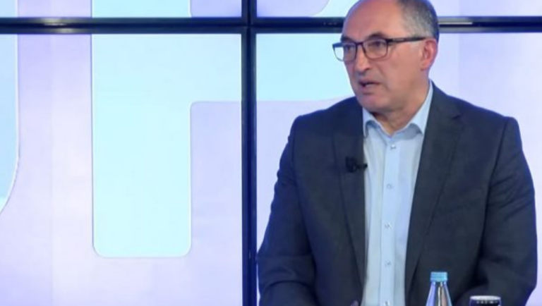 Shaqir Totaj i përgjigjet Bedri Hamzës për ofertën për koalicione në Mitrovicë e Prizren