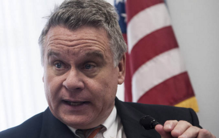 Kongresmeni amerikan godet ashpër Serbinë