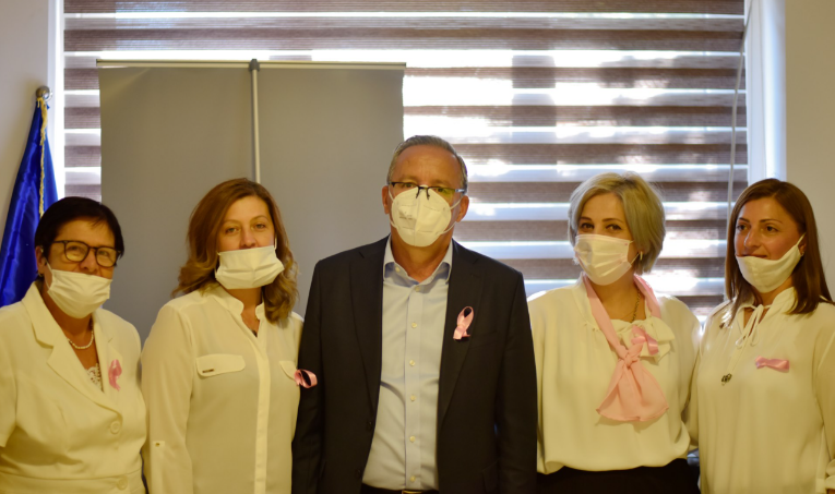 Bedri Hamza bëhet pjesë e fushatës sensibilizuese për kancerin e gjirit