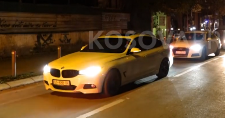 Protestojnë gastronomët, me makina në rrugët e Prishtinës për të shprehur pakënaqësinë me masat e reja