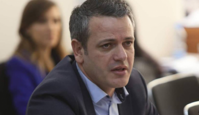 Arben Gashi: Isa Mustafës ia kanë lënë që e ka nënshkruar Asociacionin