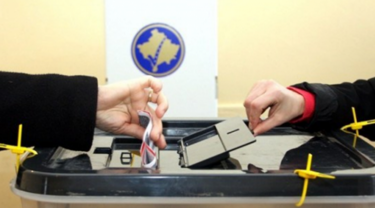 ​Kush voton më shumë në Kosovë: Meshkujt apo femrat?