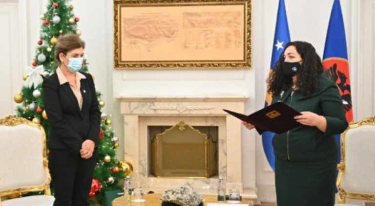 Kritikat për shkarkimin e Valdete Dakës, përgjigjet presidentja Osmani