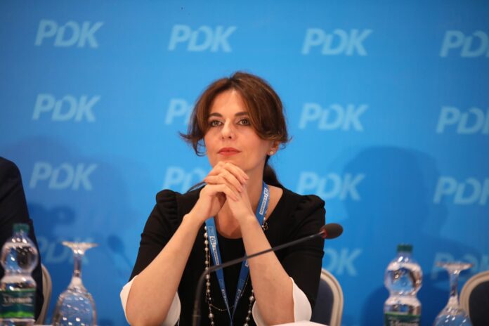 Vlora Çitaku: PDK po fuqizohet