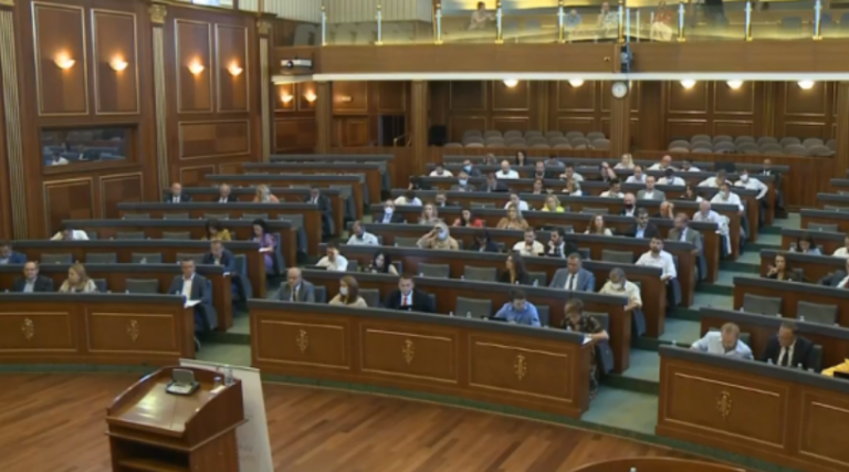 Kuvendi miraton në shqyrtim të parë Projektligjin e Buxhetit për vitin 2022