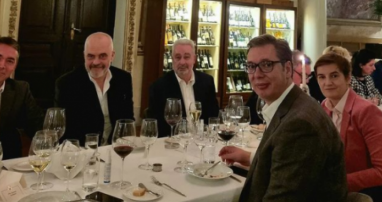 Gazetari boshnjak tallet: Nëse s’ka kënduar Daçiqi, kjo ndejë nuk ia vlen