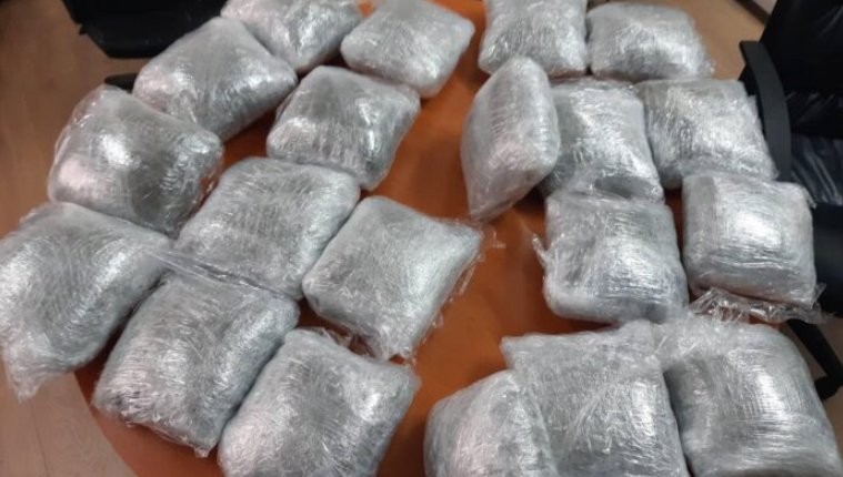 Konfiskohet sasi e madhe e drogës në Mitrovicë të Veriut, ministri Sveçla publikon foto