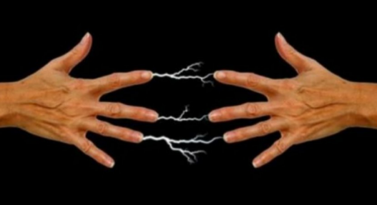 Përse në disa raste kur takojmë dikë ‘na zë rryma’