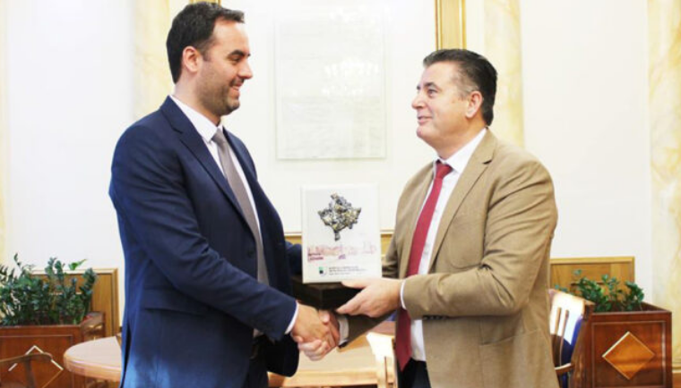 Konjufca për Agim Bahtirin: Ende mendoj njëjtë, është doktor për probleme komunale