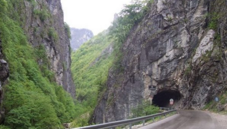 33-vjeçari vdiq tragjikisht në Rugovë, motra shkruan: Unë e shkreta thurja vargje që t’i bëj këngë për dasmën tënde