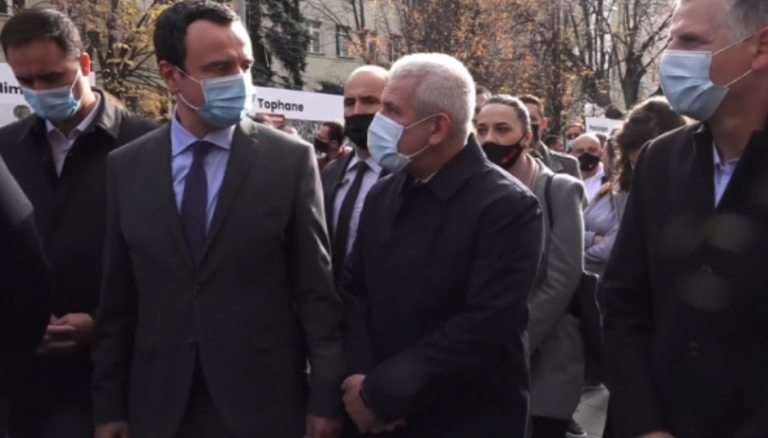 Çfarë i tha ministri Sveçla Kurtit pasi u largua motra e ish-zyrtarit të Doganës i cili vdiq në rrethana të dyshimta